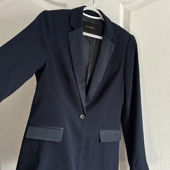 Banana Republic Navy Blazer - Picture 3 of 6